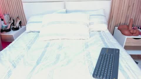 Snapshot of rachell_queenn1 chatting on 05-03-26, 07:58 rachell_queenn1 online show from 05-03-26, 07:58