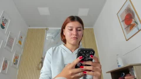 rachellesc online show from 06-08-26, 12:16