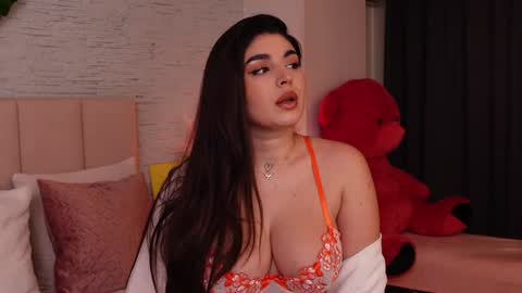 RachelSwaan online show from 01-18-25, 08:52