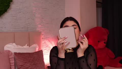 RachelSwaan online show from 02-27-25, 05:34