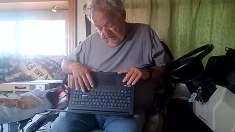 Radioman for fun online show from 05-11-26, 02:45