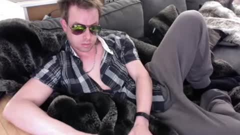 Raey online show from 04-09-26, 09:36