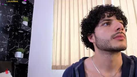 Snapshot of rafael_mendez chatting on 03-05-26, 09:11 R A F A E L online show from 03-05-26, 09:11