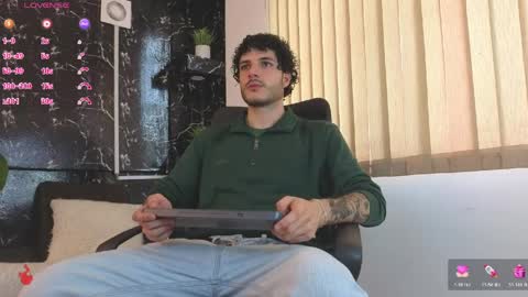 Snapshot of rafael_mendez chatting on 04-05-26, 09:12 R A F A E L online show from 04-05-26, 09:12