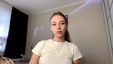 Snapshot of rafaelasan chatting on 03-30-26, 07:20 Eva online show from 03-30-26, 07:20