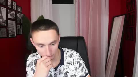 Snapshot of raffael_stanley chatting on 09-17-25, 04:19 Raffael online show from 09-17-25, 04:19