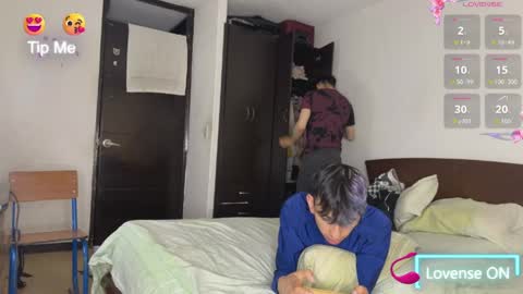 Snapshot of rakhubs chatting on 04-07-26, 10:31 Enzo online show from 04-07-26, 10:31