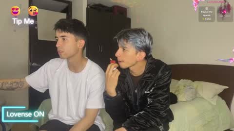 Snapshot of rakhubs chatting on 04-12-26, 12:15 Enzo online show from 04-12-26, 12:15