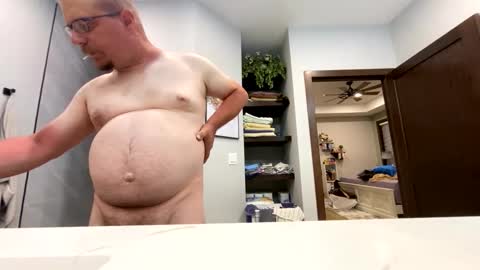 Snapshot of ralph_roberts chatting on 06-08-26, 02:23 Ralph Roberts online show from 06-08-26, 02:23