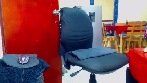 Snapshot of randypein chatting on 03-28-26, 04:56 randypein online show from 03-28-26, 04:56