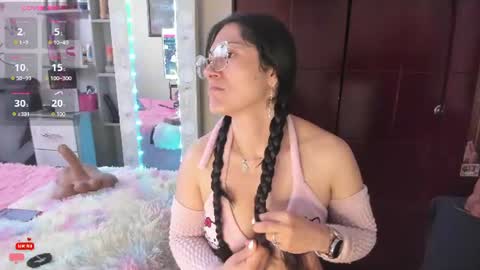 Snapshot of rapunzell__ chatting on 06-18-26, 03:05 Rapunzell online show from 06-18-26, 03:05