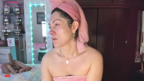 Snapshot of rapunzell__ chatting on 06-22-26, 11:29 Rapunzell online show from 06-22-26, 11:29