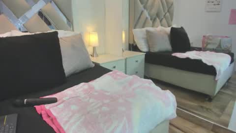 Snapshot of raquel_moore chatting on 01-12-26, 05:07 Raquel Moore online show from 01-12-26, 05:07