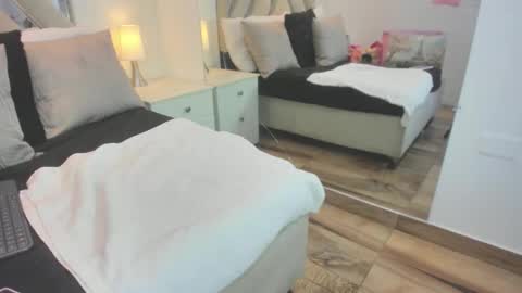 Snapshot of raquel_moore chatting on 01-14-26, 04:56 Raquel Moore online show from 01-14-26, 04:56