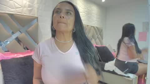 Snapshot of raquel_moore chatting on 02-07-26, 04:11 Raquel Moore online show from 02-07-26, 04:11