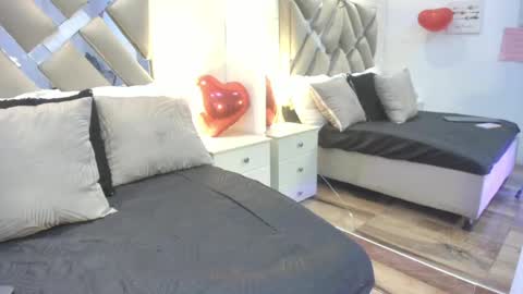 Snapshot of raquel_moore chatting on 02-20-26, 12:16 Raquel Moore online show from 02-20-26, 12:16