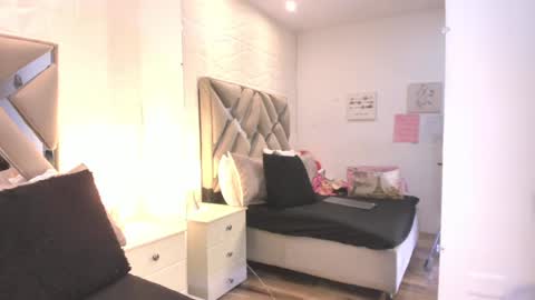 Snapshot of raquel_moore chatting on 02-26-26, 12:48 Raquel Moore online show from 02-26-26, 12:48