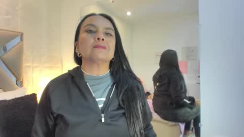 Snapshot of raquel_moore chatting on 03-09-26, 12:42 Raquel Moore online show from 03-09-26, 12:42