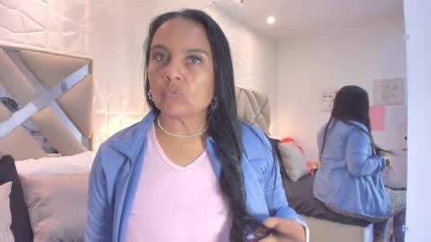 Snapshot of raquel_moore chatting on 03-15-26, 01:06 Raquel Moore online show from 03-15-26, 01:06