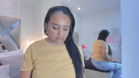 Snapshot of raquel_moore chatting on 03-18-26, 12:30 Raquel Moore online show from 03-18-26, 12:30