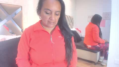 Snapshot of raquel_moore chatting on 03-24-26, 12:21 Raquel Moore online show from 03-24-26, 12:21