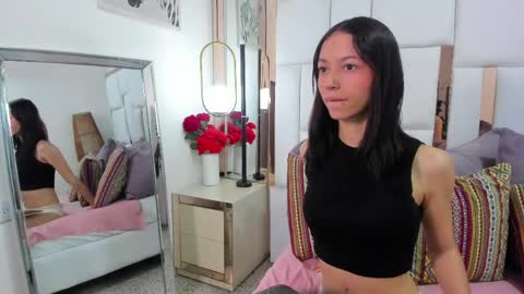 Raquelle online show from 04-30-26, 12:22