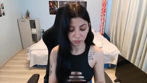 raven_haired_goddess online show from 05-23-26, 07:46