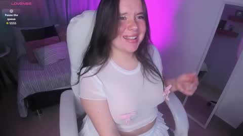 Snapshot of raven_sweeteyes chatting on 03-07-26, 12:24 Raven online show from 03-07-26, 12:24