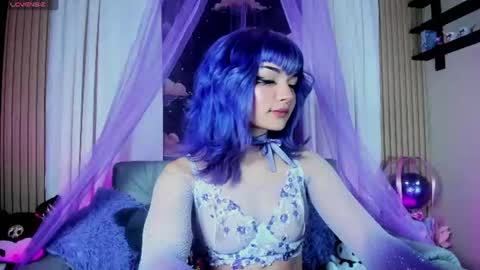 Snapshot of ravencollen chatting on 06-25-26, 12:43 ravencollen online show from 06-25-26, 12:43