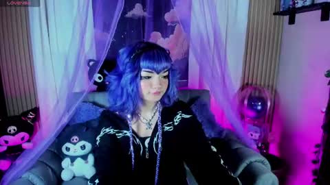 Snapshot of ravencollen chatting on 06-26-26, 01:21 ravencollen online show from 06-26-26, 01:21