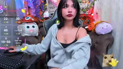 Snapshot of ravenn_20 chatting on 06-26-26, 11:36 RavenN online show from 06-26-26, 11:36