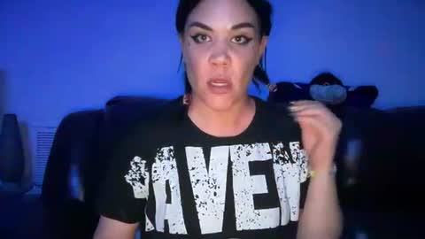 Snapshot of ravenrayyy chatting on 06-22-26, 04:20 Raven Ray online show from 06-22-26, 04:20