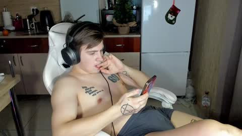 Snapshot of ray_hill chatting on 01-04-25, 10:13 Ray online show from 01-04-25, 10:13