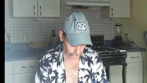 Snapshot of raylene4u2 chatting on 06-03-26, 06:16 Ray online show from 06-03-26, 06:16