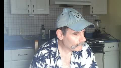 Snapshot of raylene4u2 chatting on 06-05-26, 09:26 Ray online show from 06-05-26, 09:26