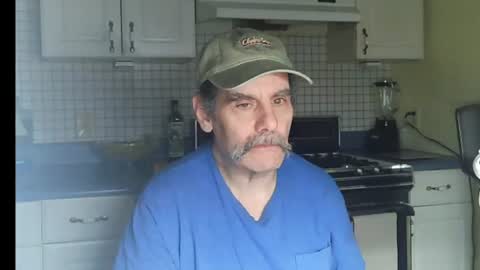 Snapshot of raylene4u2 chatting on 06-25-26, 07:46 Ray online show from 06-25-26, 07:46