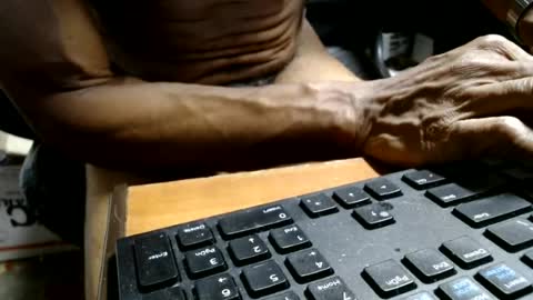 Snapshot of raysmith77777777 chatting on 06-12-26, 12:15 Ray online show from 06-12-26, 12:15