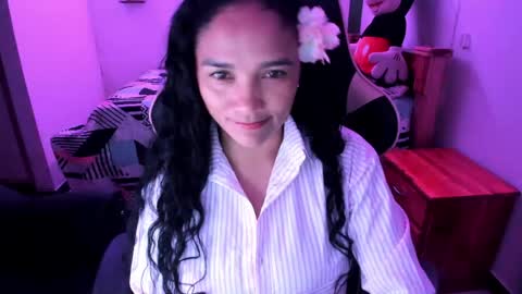 Snapshot of rayza_mature_ chatting on 05-06-26, 11:32 Danna online show from 05-06-26, 11:32
