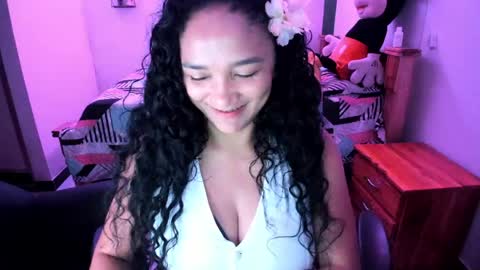 Snapshot of rayza_mature_ chatting on 05-09-26, 02:55 Danna online show from 05-09-26, 02:55