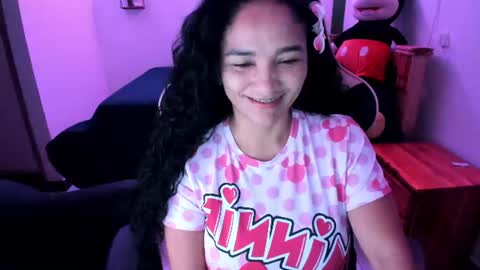 Snapshot of rayza_mature_ chatting on 06-24-26, 04:50 Danna online show from 06-24-26, 04:50