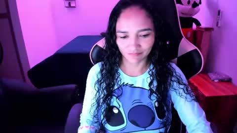 Snapshot of rayza_mature_ chatting on 07-09-26, 06:34 Danna online show from 07-09-26, 06:34