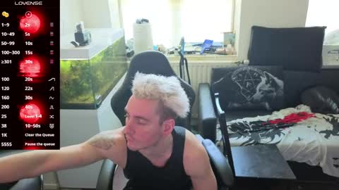Rayzel White online show from 05-07-26, 11:37