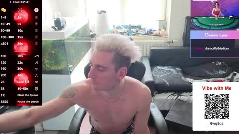 Rayzel White online show from 05-12-26, 08:33