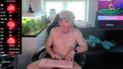 Rayzel White online show from 06-05-26, 06:13