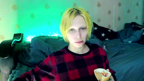  Yrriel Strife Candy-Demon Caveboy mr. Cringe   online show from 04-19-26, 06:56