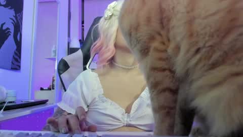 Snapshot of rea_winry chatting on 04-04-26, 11:13 Rea online show from 04-04-26, 11:13