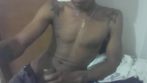 Snapshot of realmenol24k chatting on 02-14-26, 04:31 SexyFlacko online show from 02-14-26, 04:31