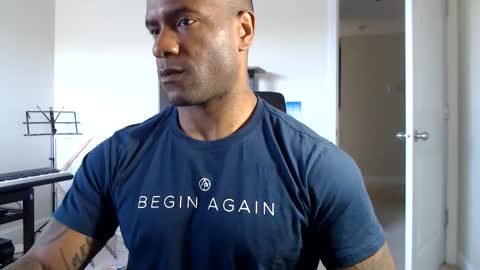 Rey online show from 10-26-25, 03:18