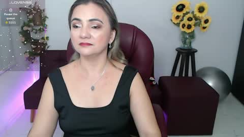 Snapshot of rebeca_milf chatting on 04-19-26, 12:48 REBECA online show from 04-19-26, 12:48