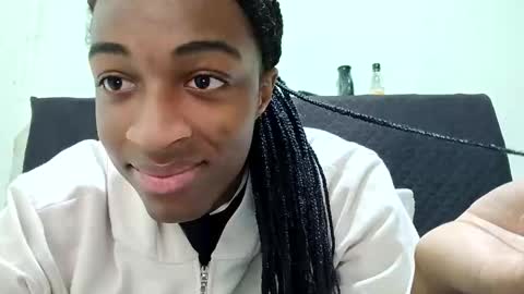Tu mami Rebecca online show from 05-22-26, 12:00
